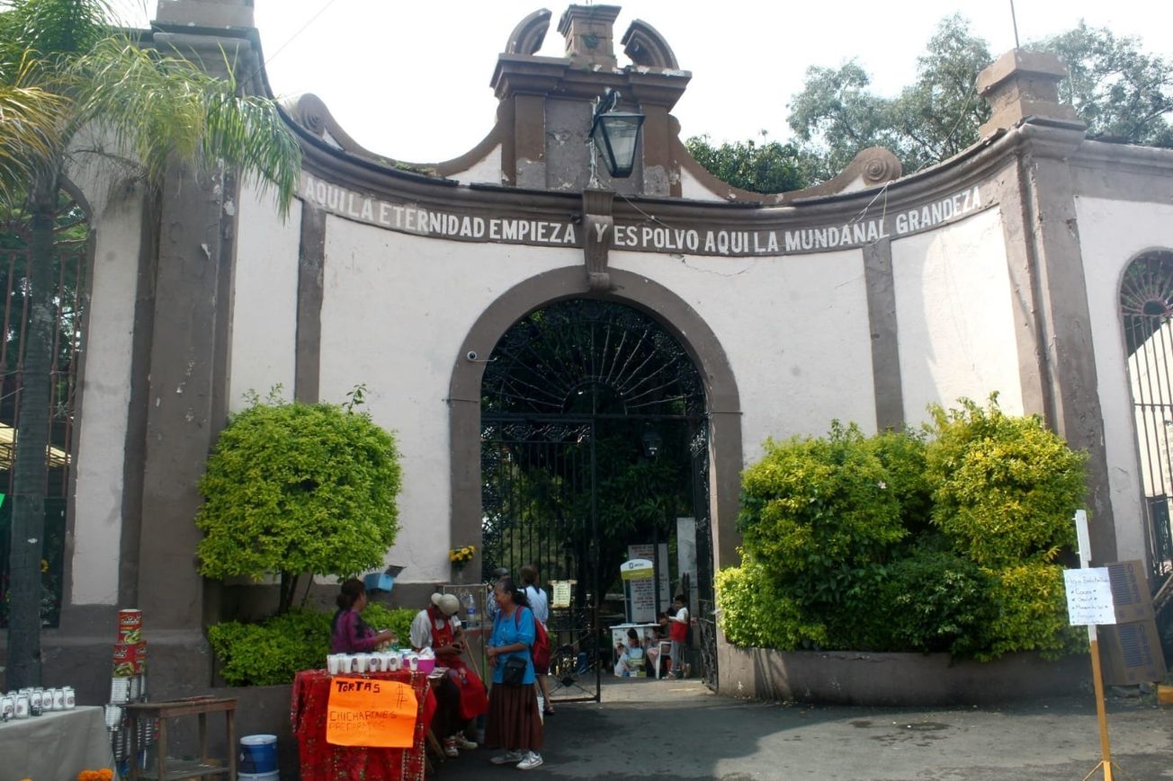 Panteones de Cuernavaca listos para recibir a visitantes en el Día de Muertos
