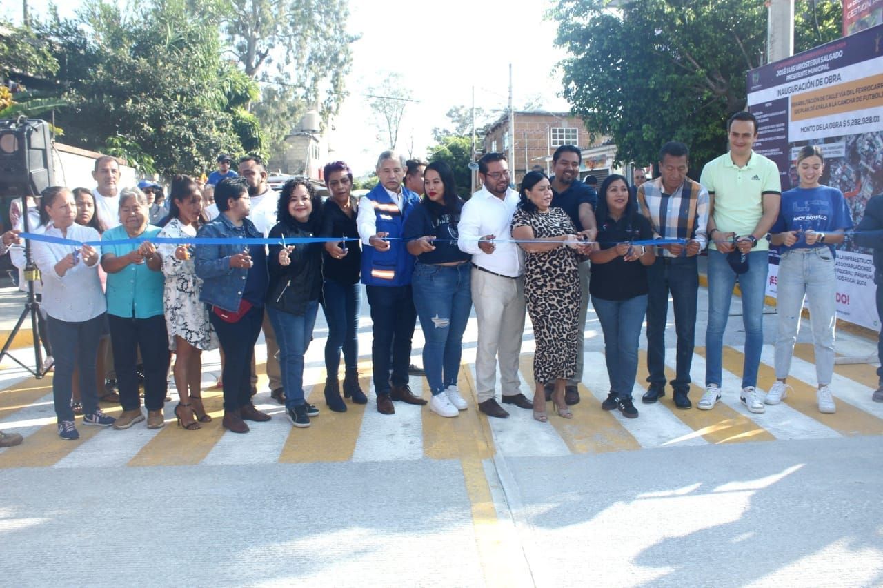 Alcalde de Cuernavaca entrega obras en Patios de la Estación