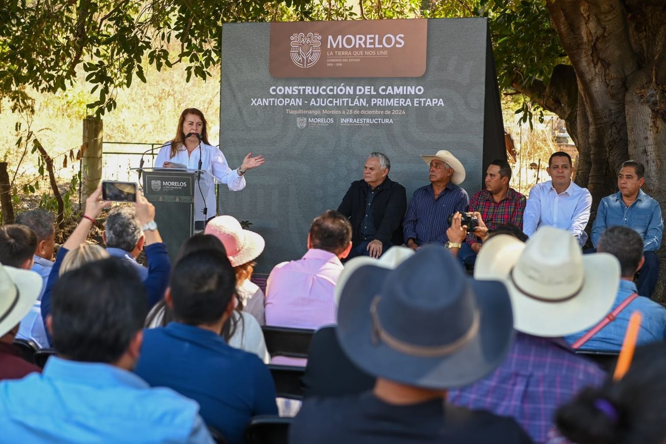 Anuncia Margarita González Saravia importante construcción de vialidad en Tlaquiltenango