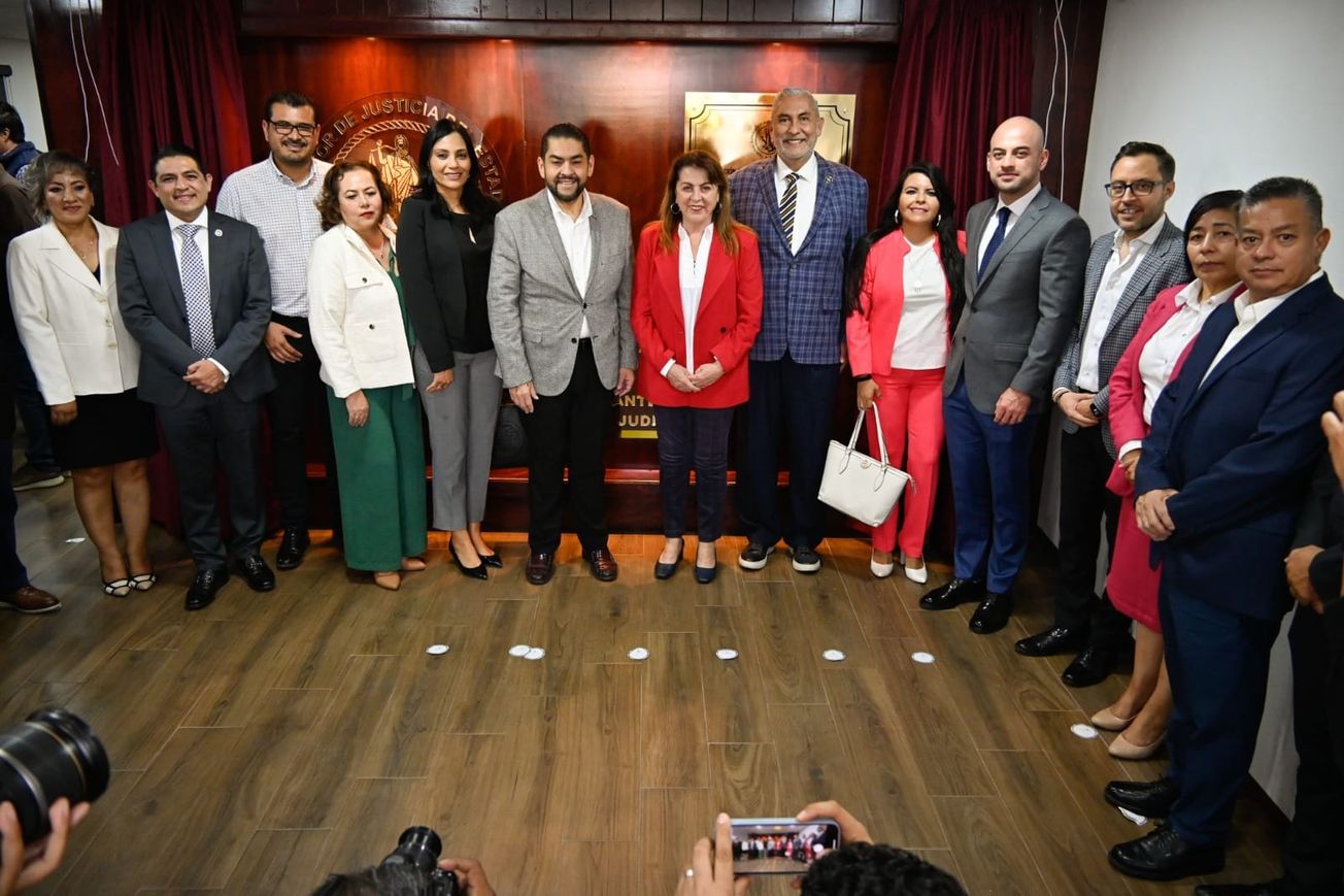 Gobernadora asiste a inauguración de instalaciones para justicia laboral