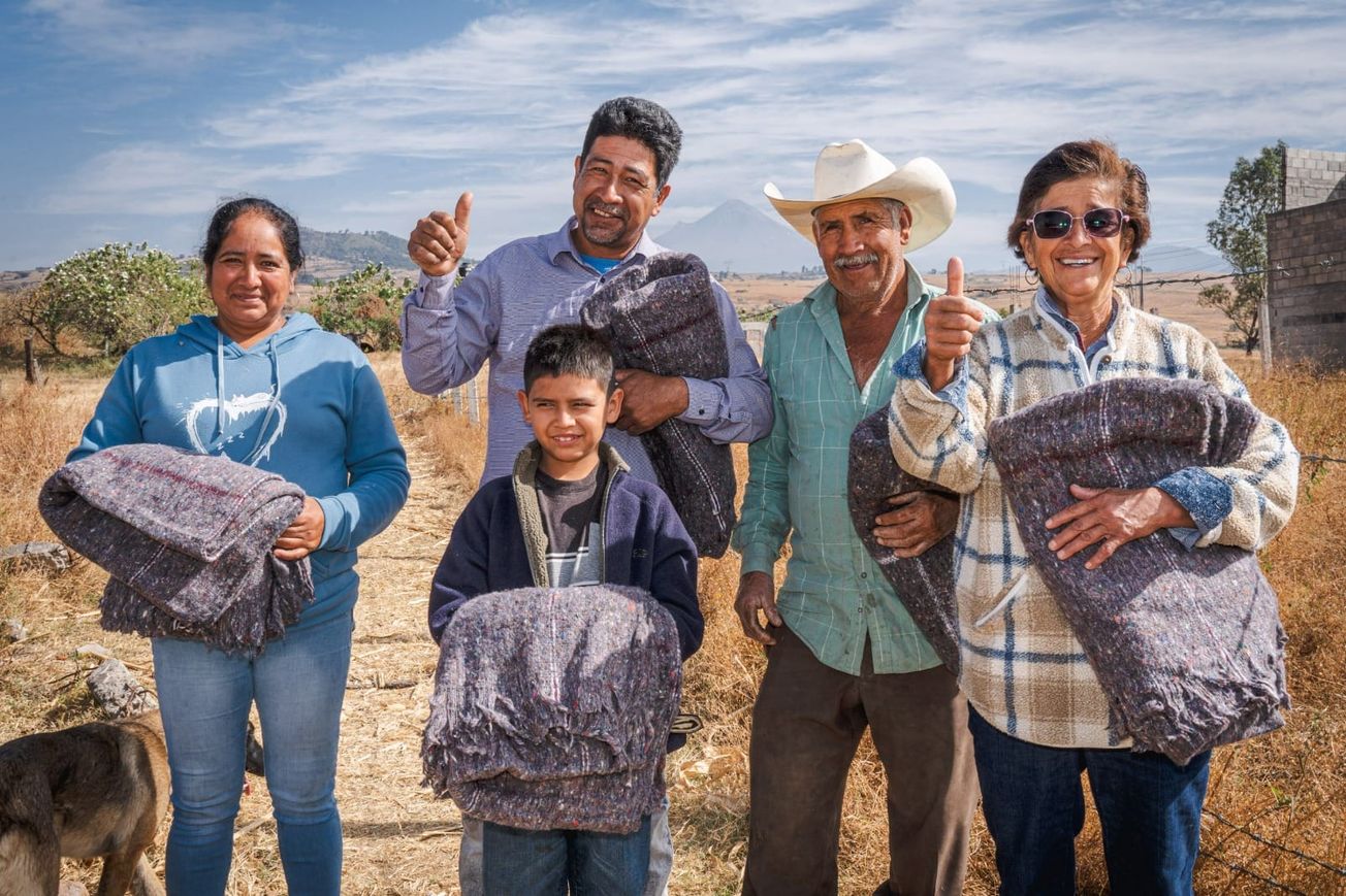 Sigue en marcha entrega de cobijas por SEDIF Morelos a comunidades más necesitadas