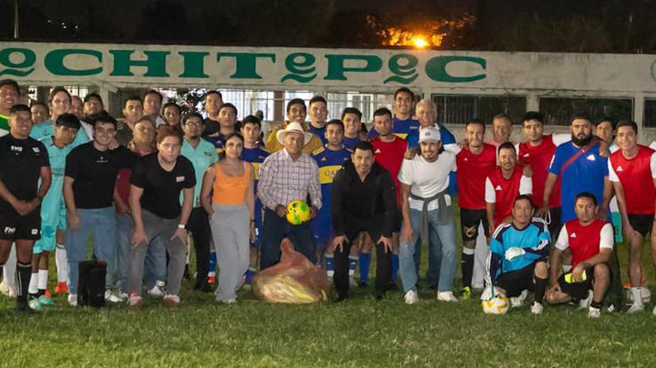 Chalo Flores inaugura torneo de fut en Xochitepec