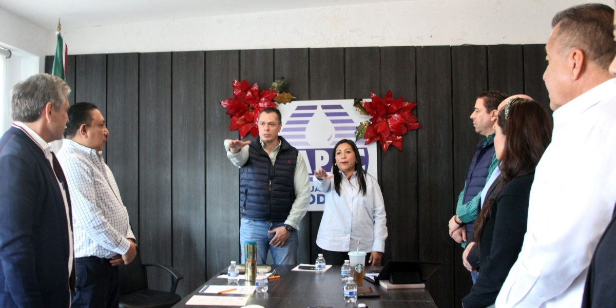 Designa junta de Gobierno del SAPAC a nuevo director