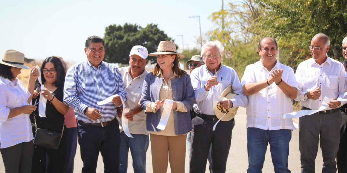 Inaugura Margarita González Saravia obra de pavimentación en Yecapixtla