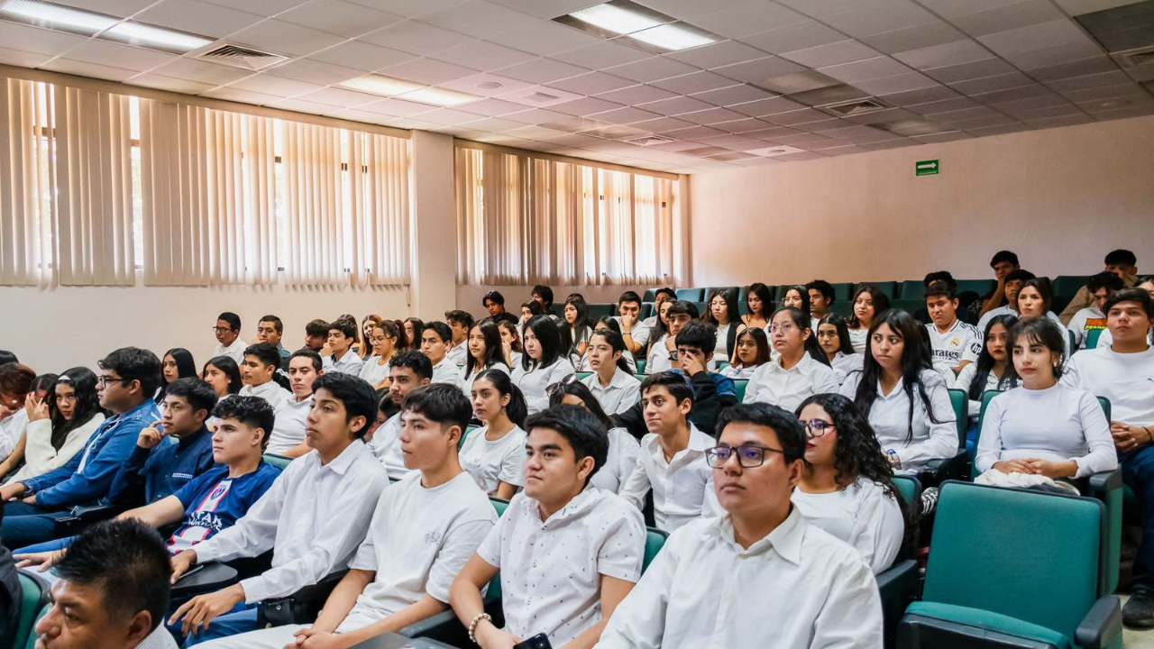 Regresan a clases estudiantes de nivel medio superior y superior en Morelos