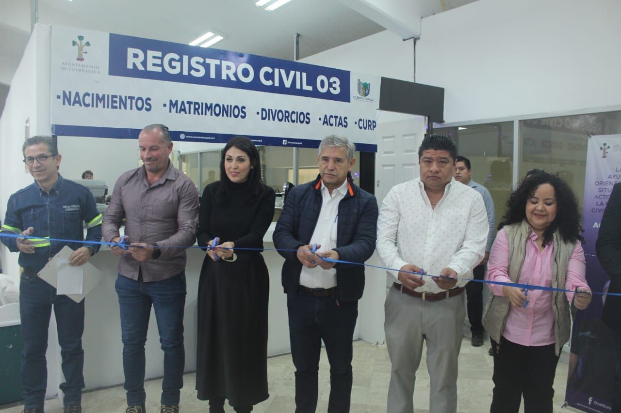 Entrega alcalde obras en Registro Civil No. 1 y 3 de Cuernavaca