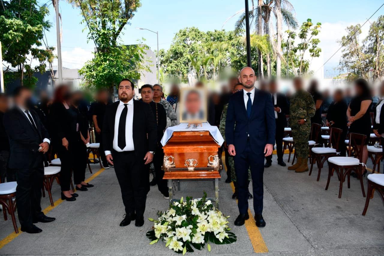 Rinden homenaje a dos agentes caídos en cumplimiento del deber en Cuautla