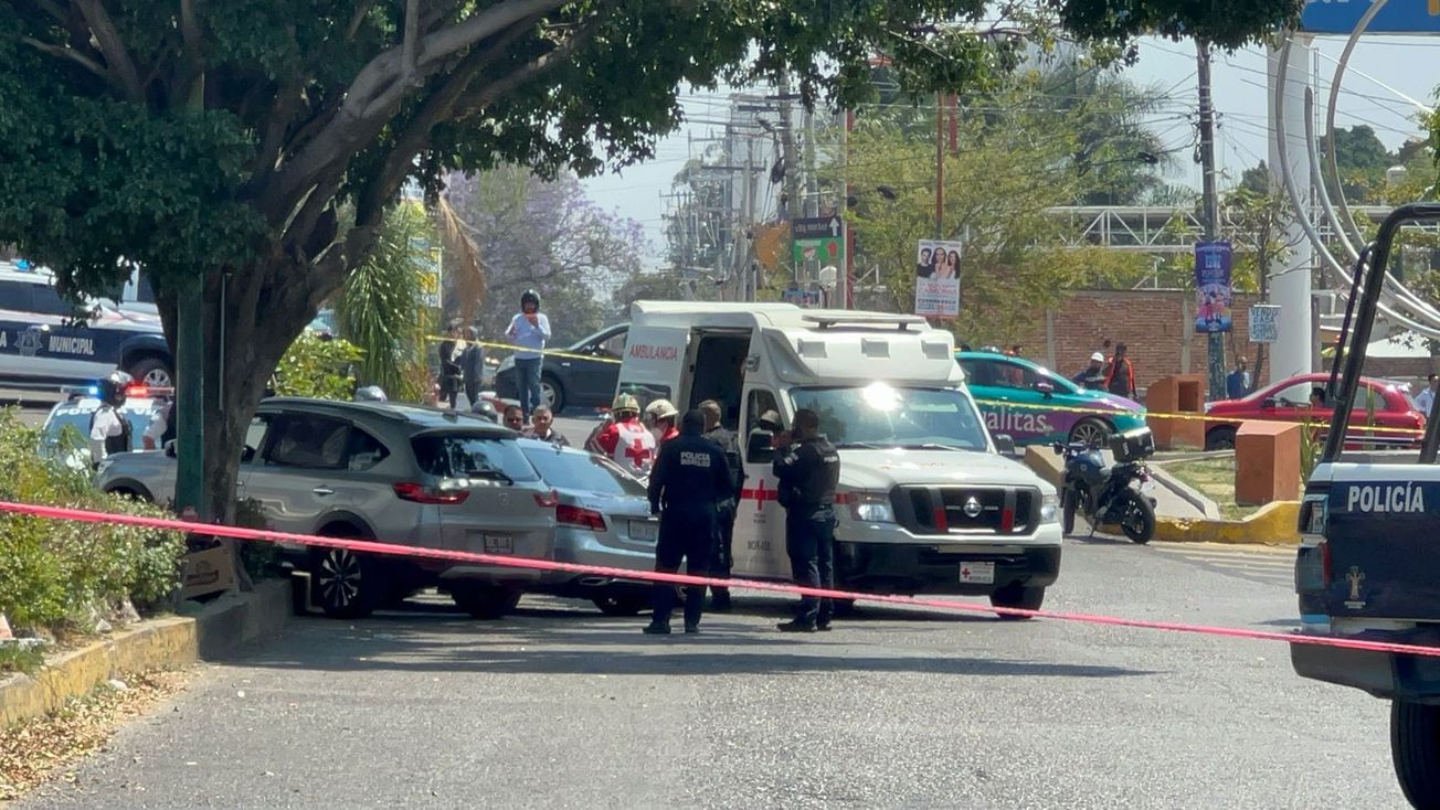 Lo hieren cerca de Plaza Cuernavaca