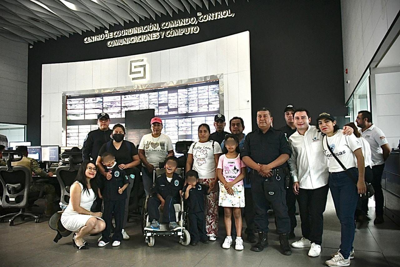 Niños con enfermedades crónicas cumplen su sueño de ser policías