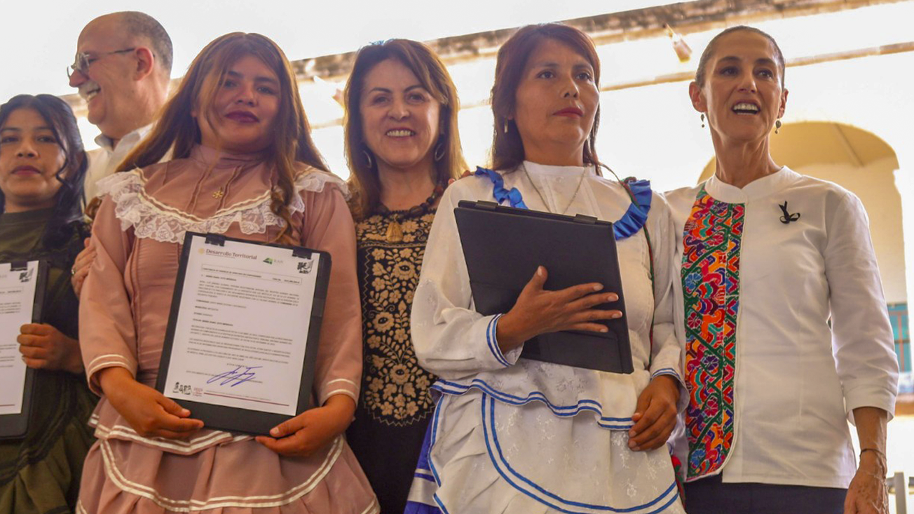 Sheinbaum y González Saravia reconocen derechos agrarios de mujeres ejidatarias