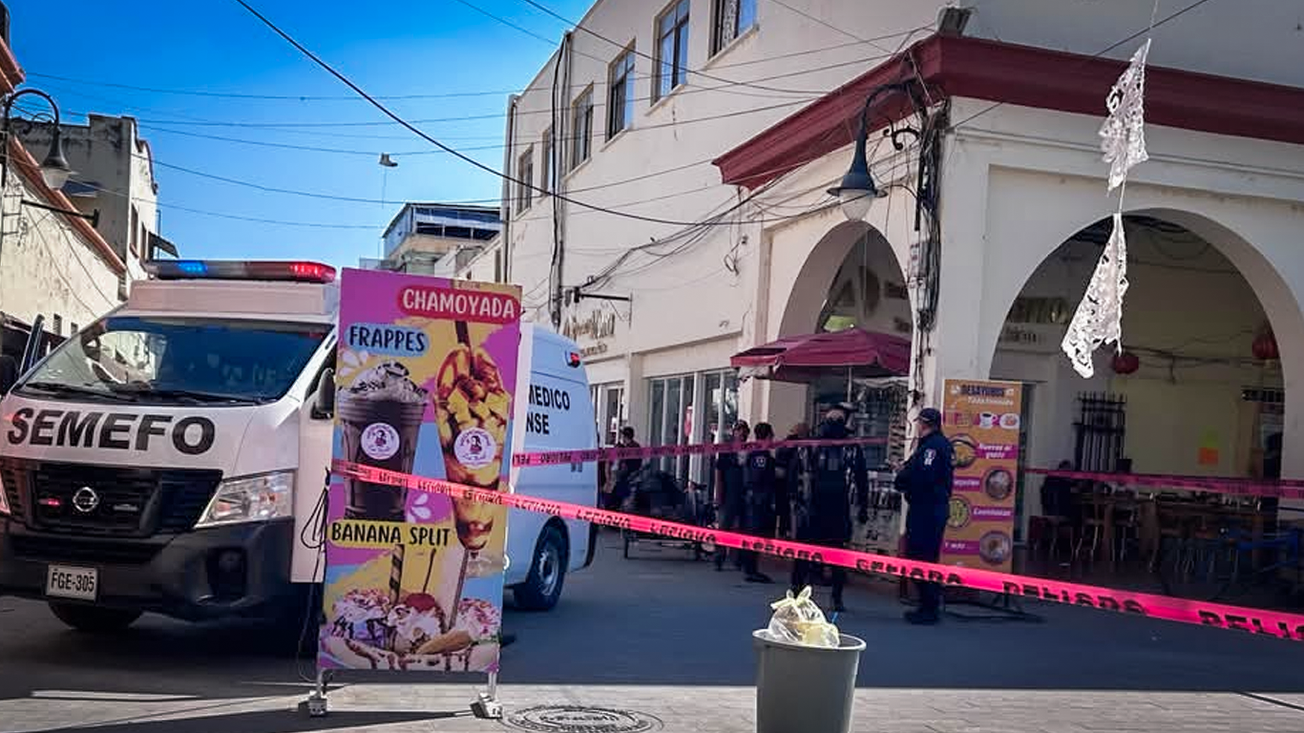 Hombre muere tras caer del segundo piso de hotel en Cuautla