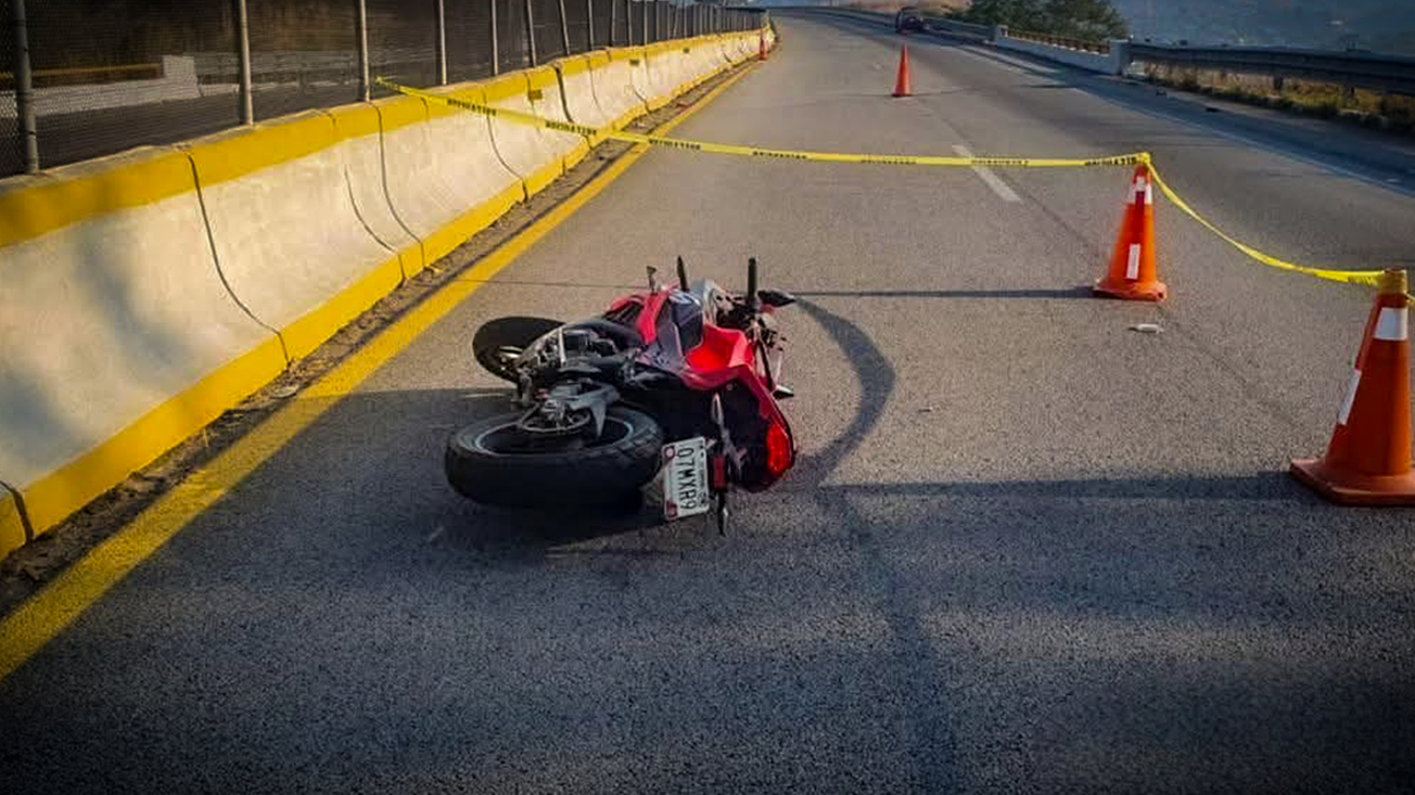 Motociclista pierde la vida tras derrapar en la Autopista del Sol