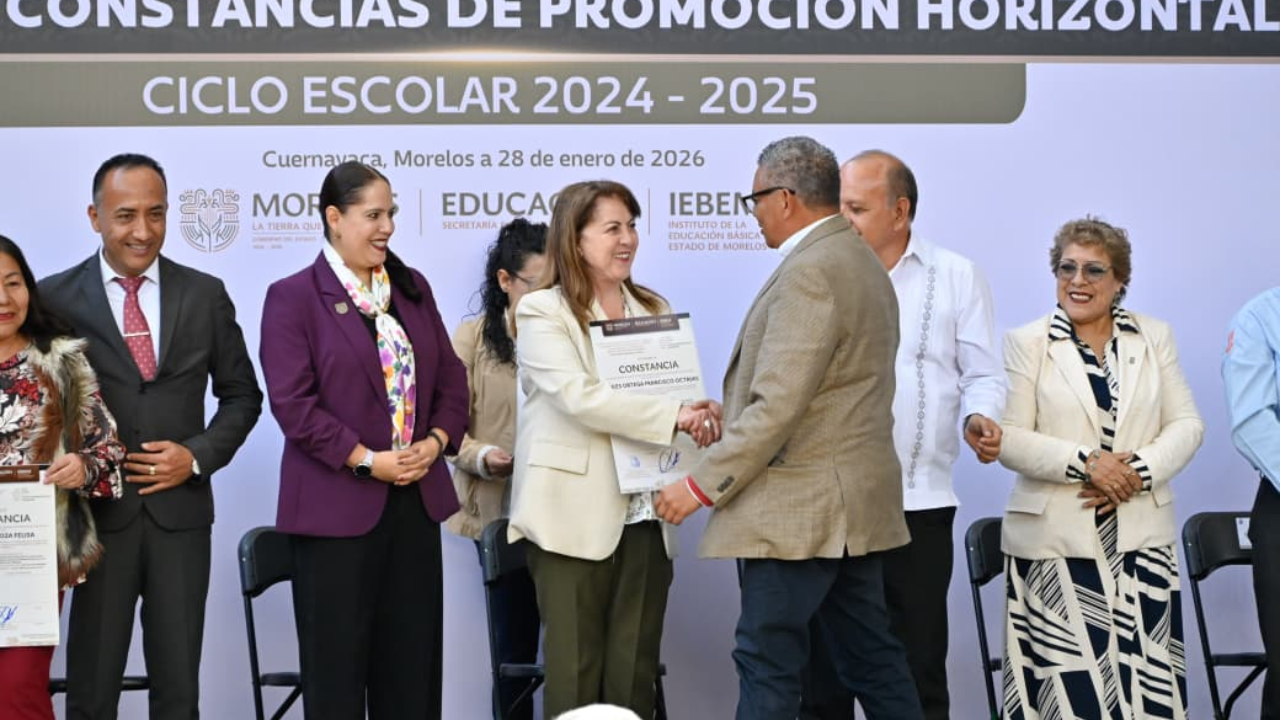 Reconoce Margarita González Saravia, trabajo y vocación de las maestras y maestros de Morelos
