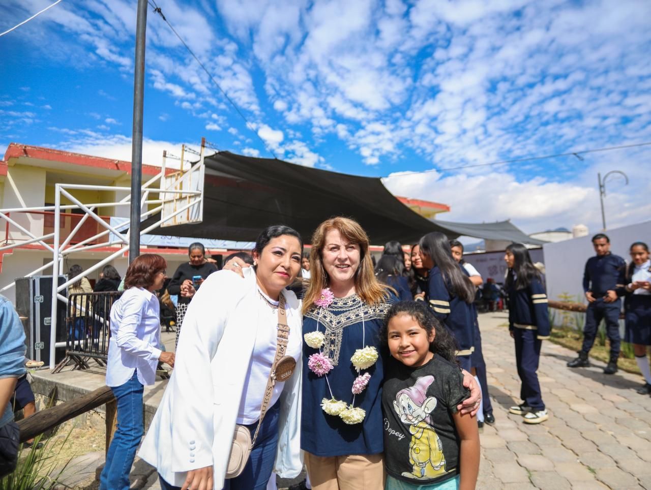 Entrega Margarita González Saravia obras en beneficio de los Altos de Morelos