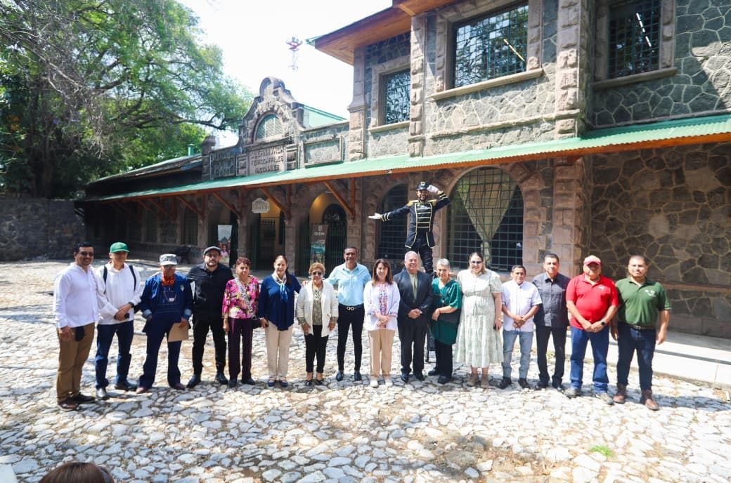 Margarita González Saravia encabezó la apertura del Centro Cultural “La Estación”