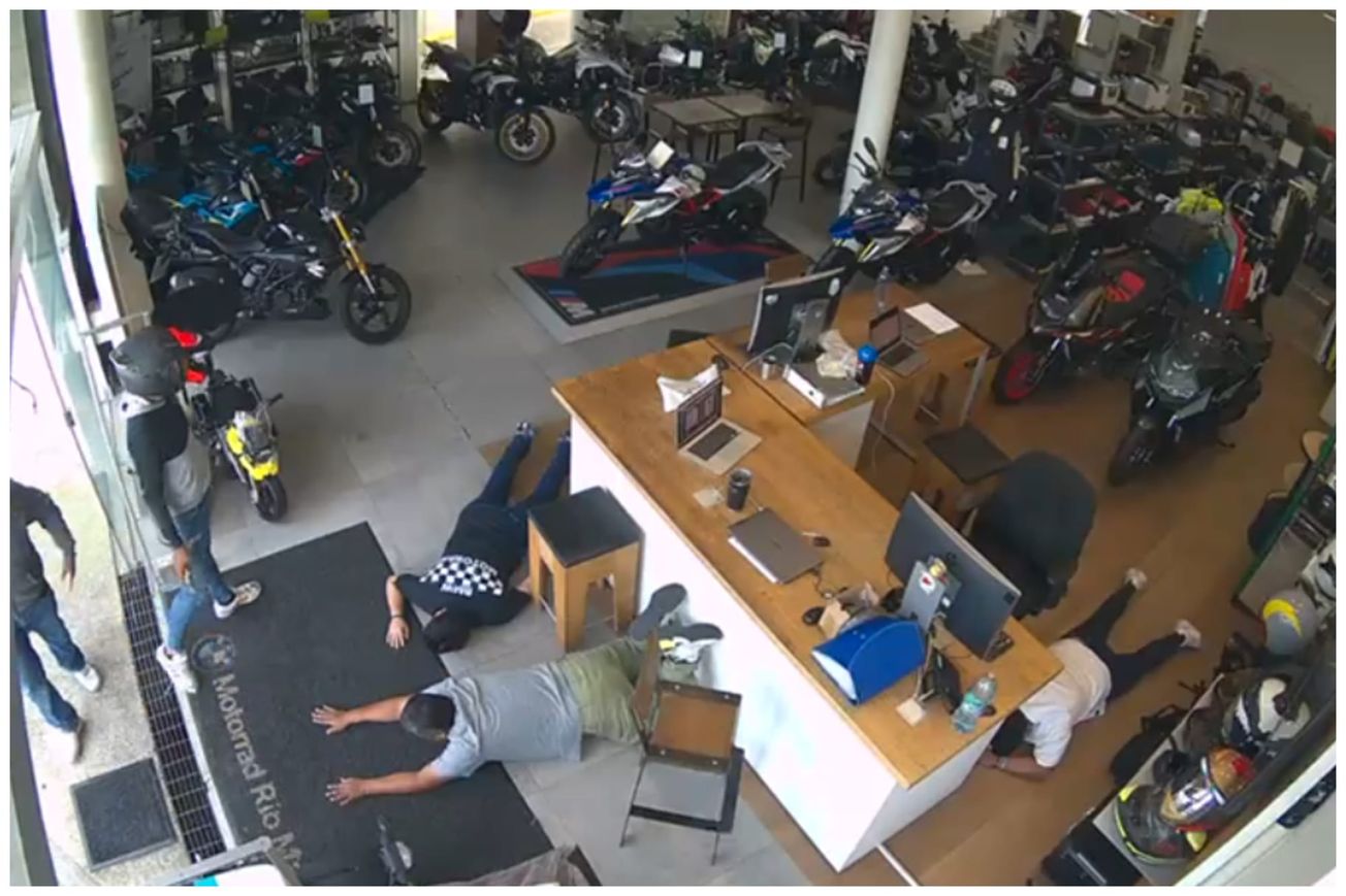 VIDEO | Captan asalto armado dentro de agencia de motocicletas en Cuernavaca