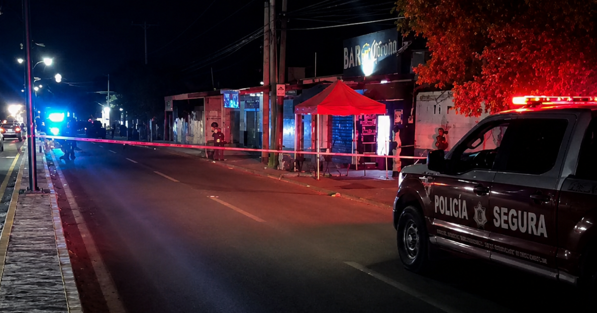 Asesinan a hombre a balazos fuera de bar en Tlaltizapán