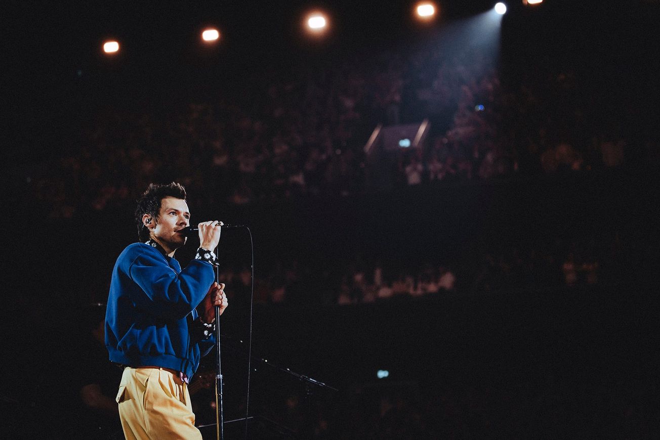 Running, oficina y disco: el nuevo dress code de los conciertos de Harry Styles