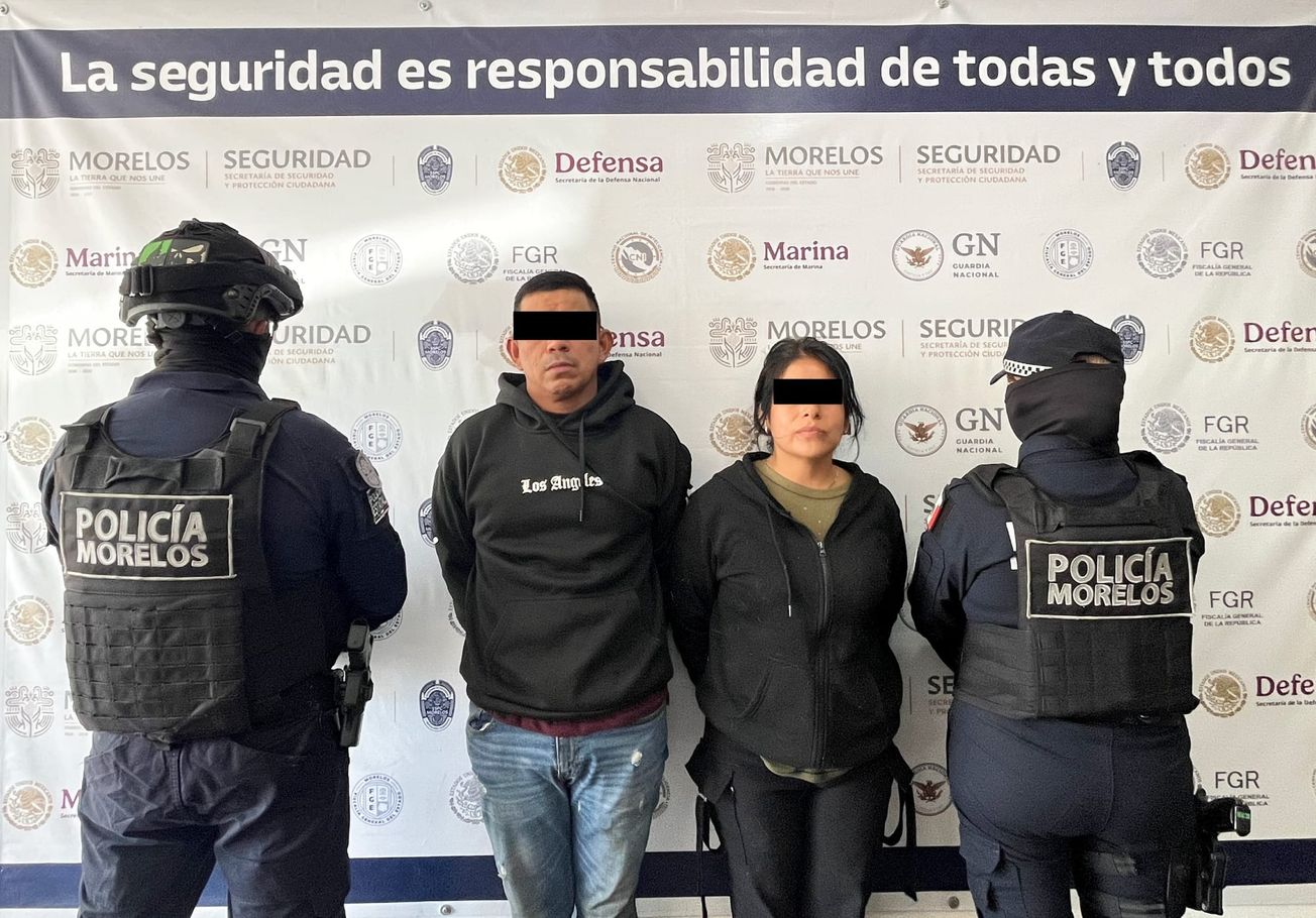 Aseguran a pareja por robo a tienda de conveniencia