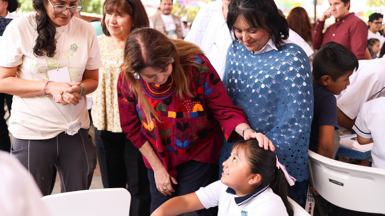 Acerca Gobierno de Morelos ciencia, tecnología y emprendimiento a estudiantes de Hueyapan