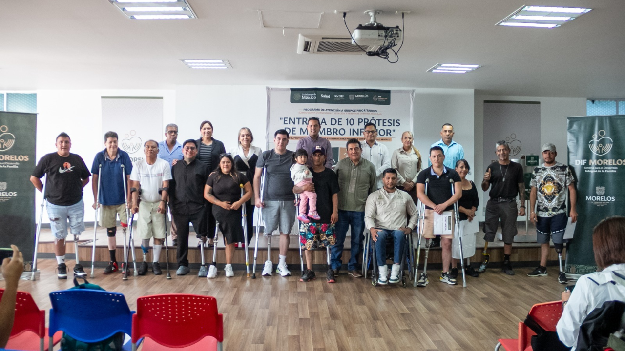 Entrega SEDIF 10 prótesis de pierna para fortalecer la movilidad y autonomía de personas con discapacidad