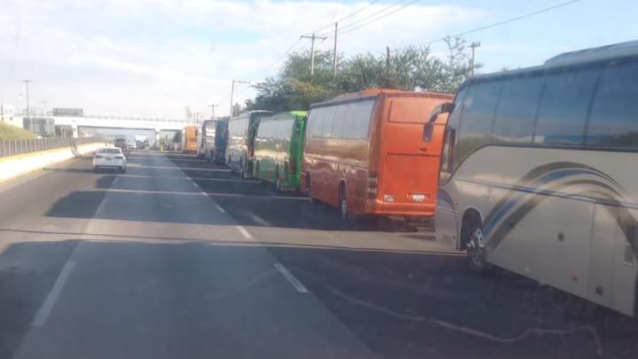 Transportistas denuncian abusos de autoridad y carreteras deterioradas
