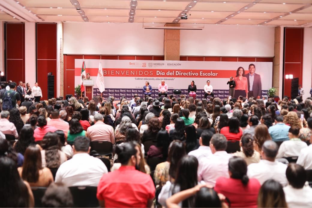 Reconocen a directivos escolares de Morelos por su labor en las comunidades