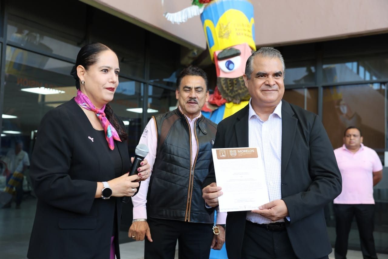 Presentan a encargado de despacho del IEBEM