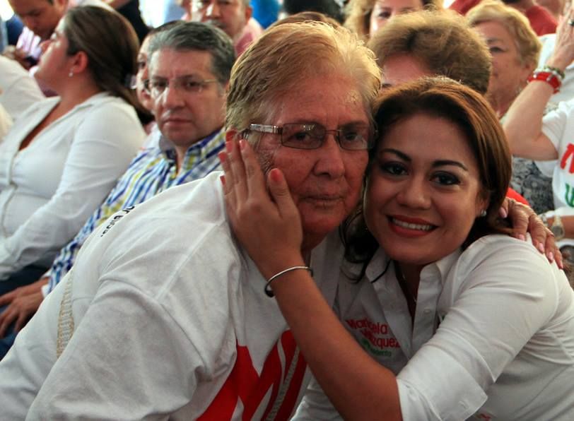 Miles, en inicio de campaña de Maricela Velázquez