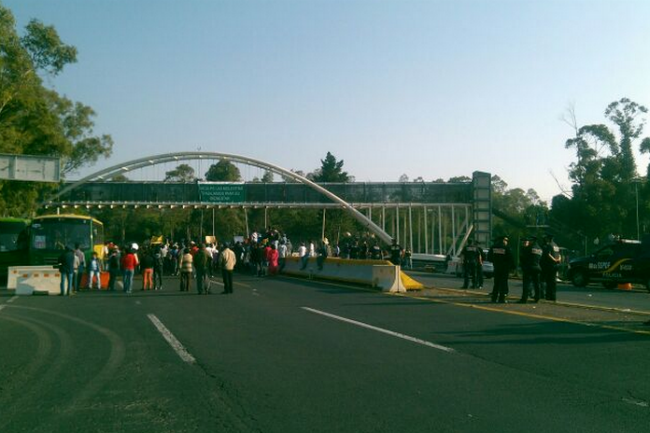 Se registra bloqueo en la autopista México-Cuernavaca