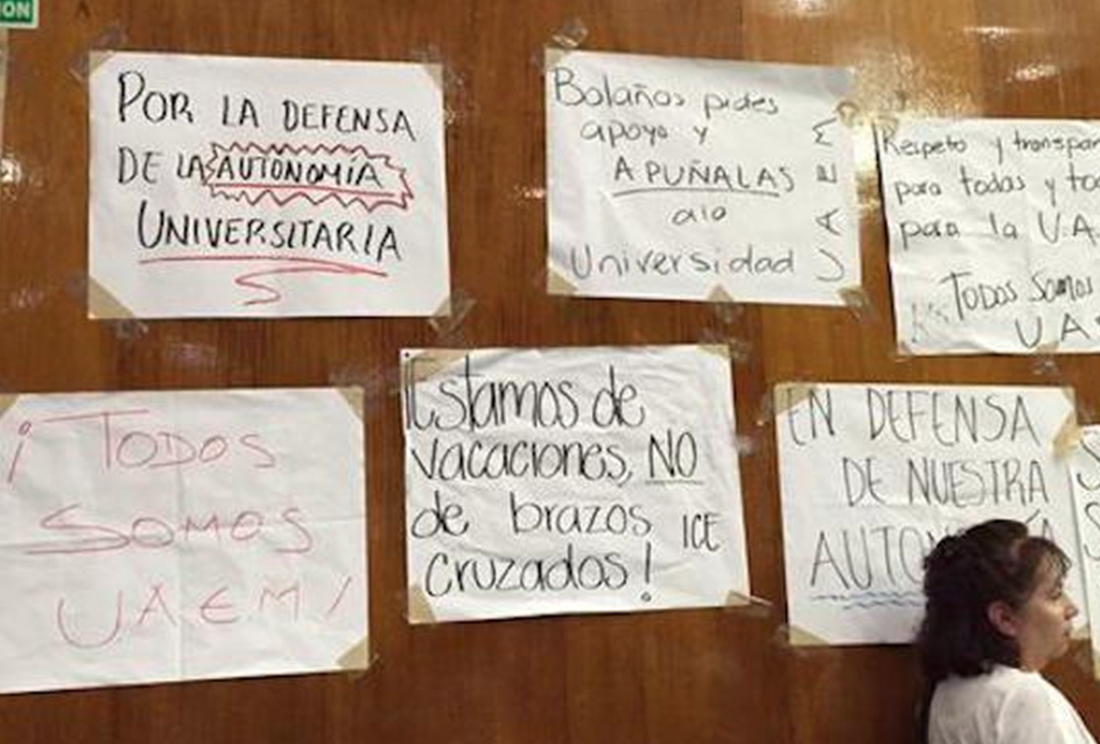 Universitarios toman Congreso de Morelos en demanda de autonomía