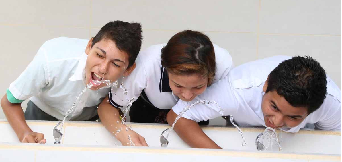 Bebederos en todas las escuelas