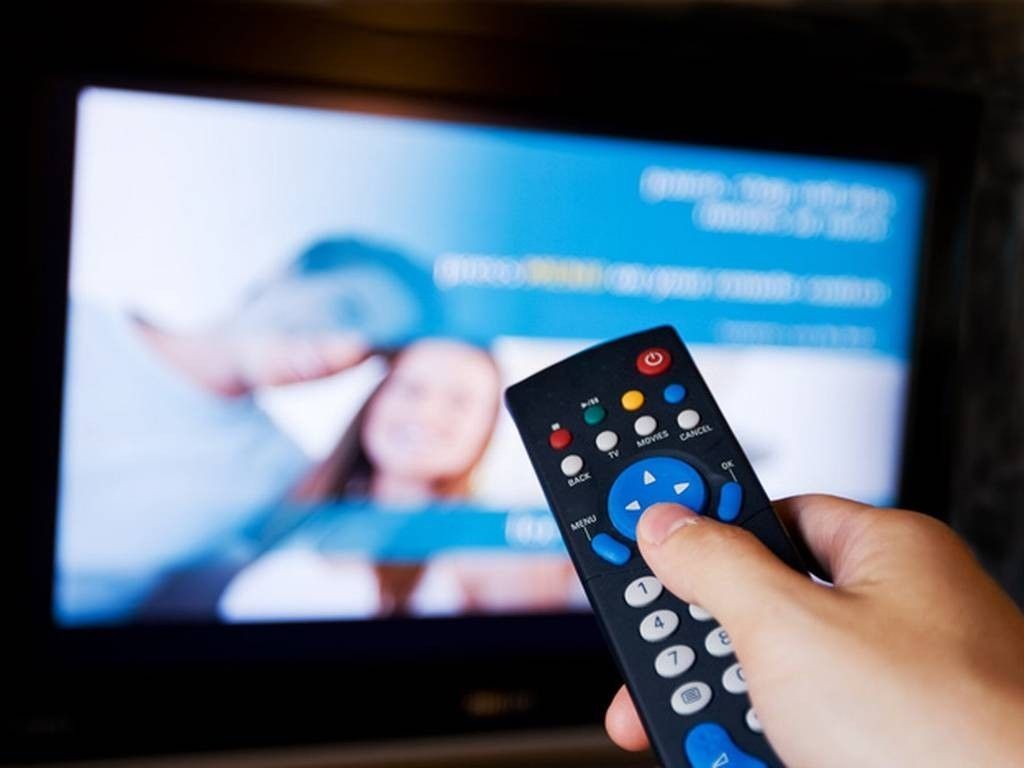 Televisa y Tv Azteca buscan renovarse