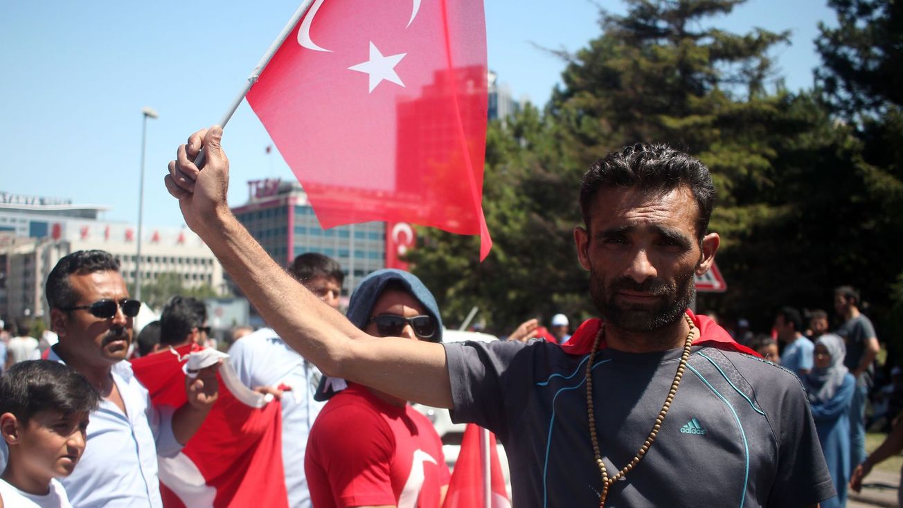 Más de 250 muertos tras intento de golpe de Estado en Turquía