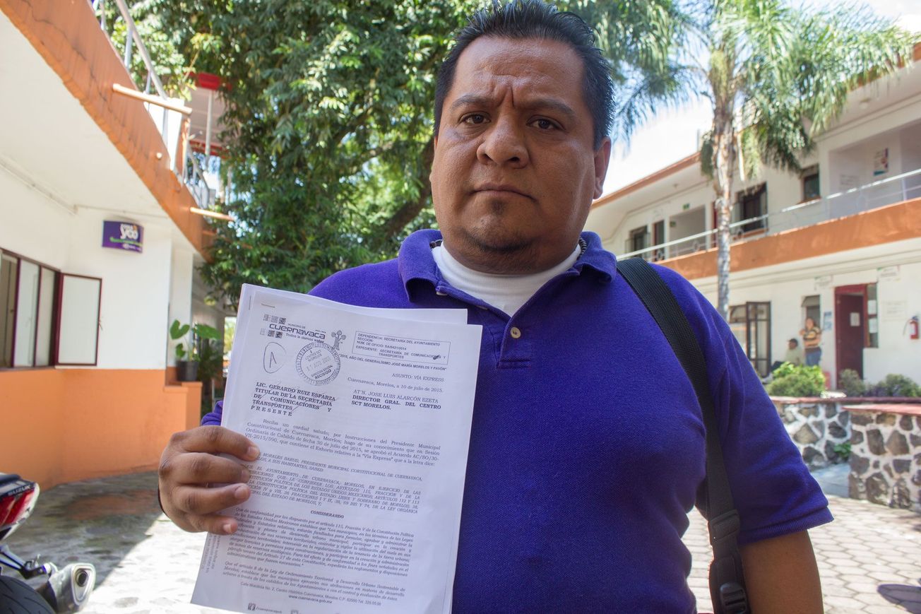 Exigen vecinos reparación de daños por obras del Paso Exprés