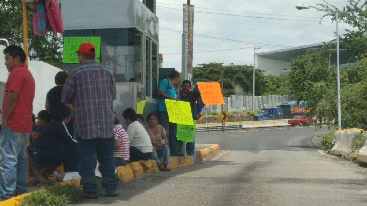 Toman habitantes caseta en Xochitepec