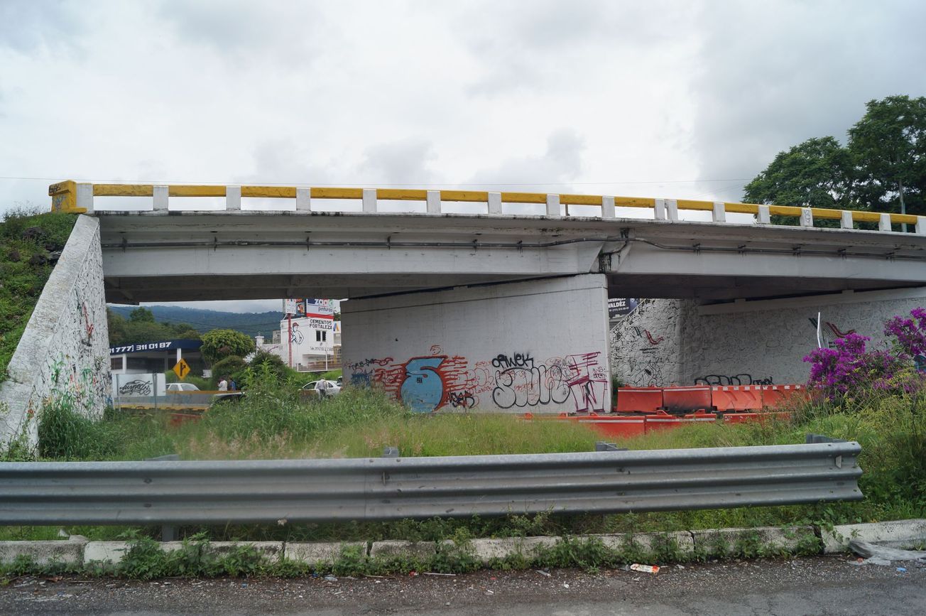 Inicia demolición del Puente Chamilpa