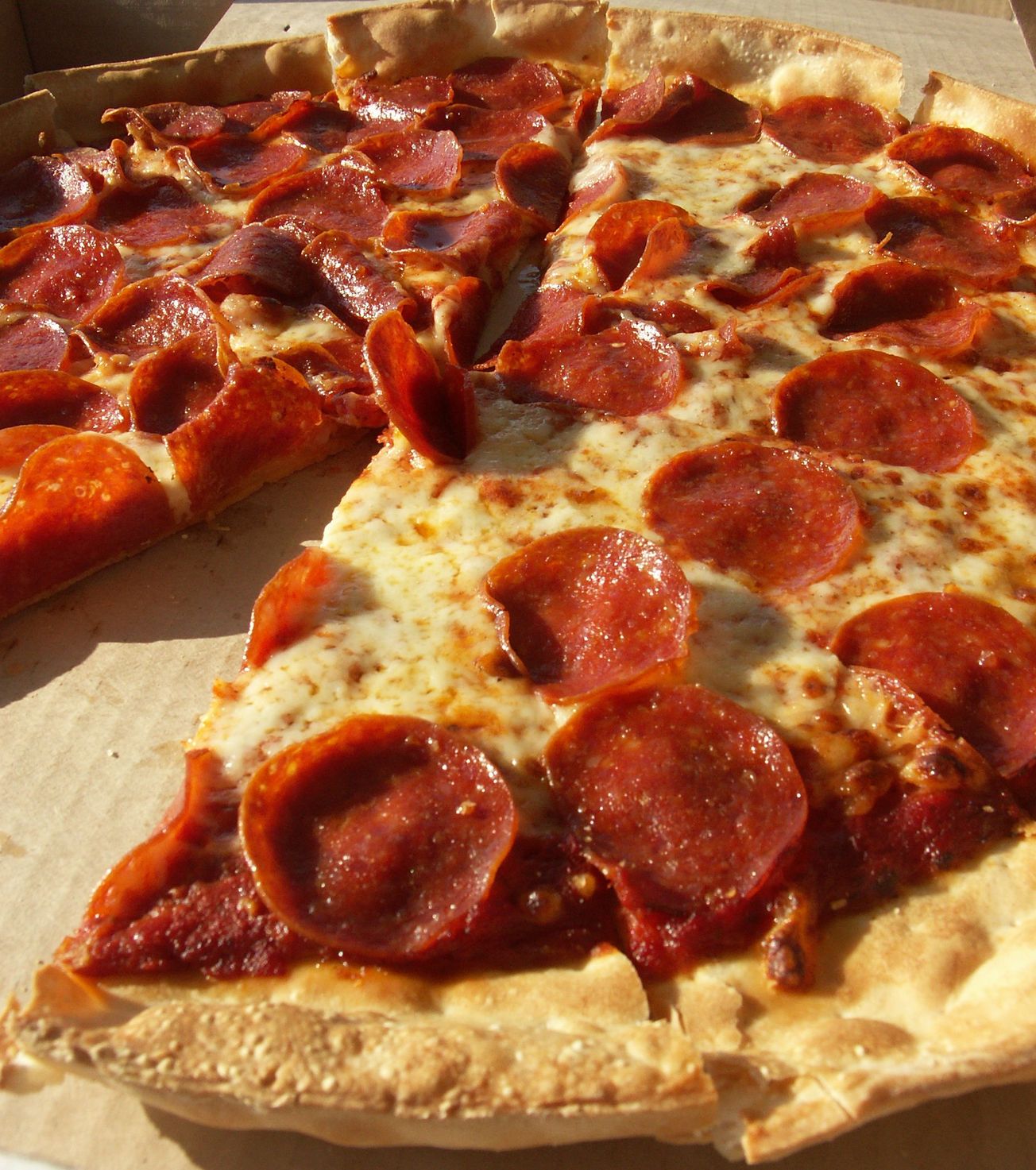 Muere niño al comer pizza en Guanajuato