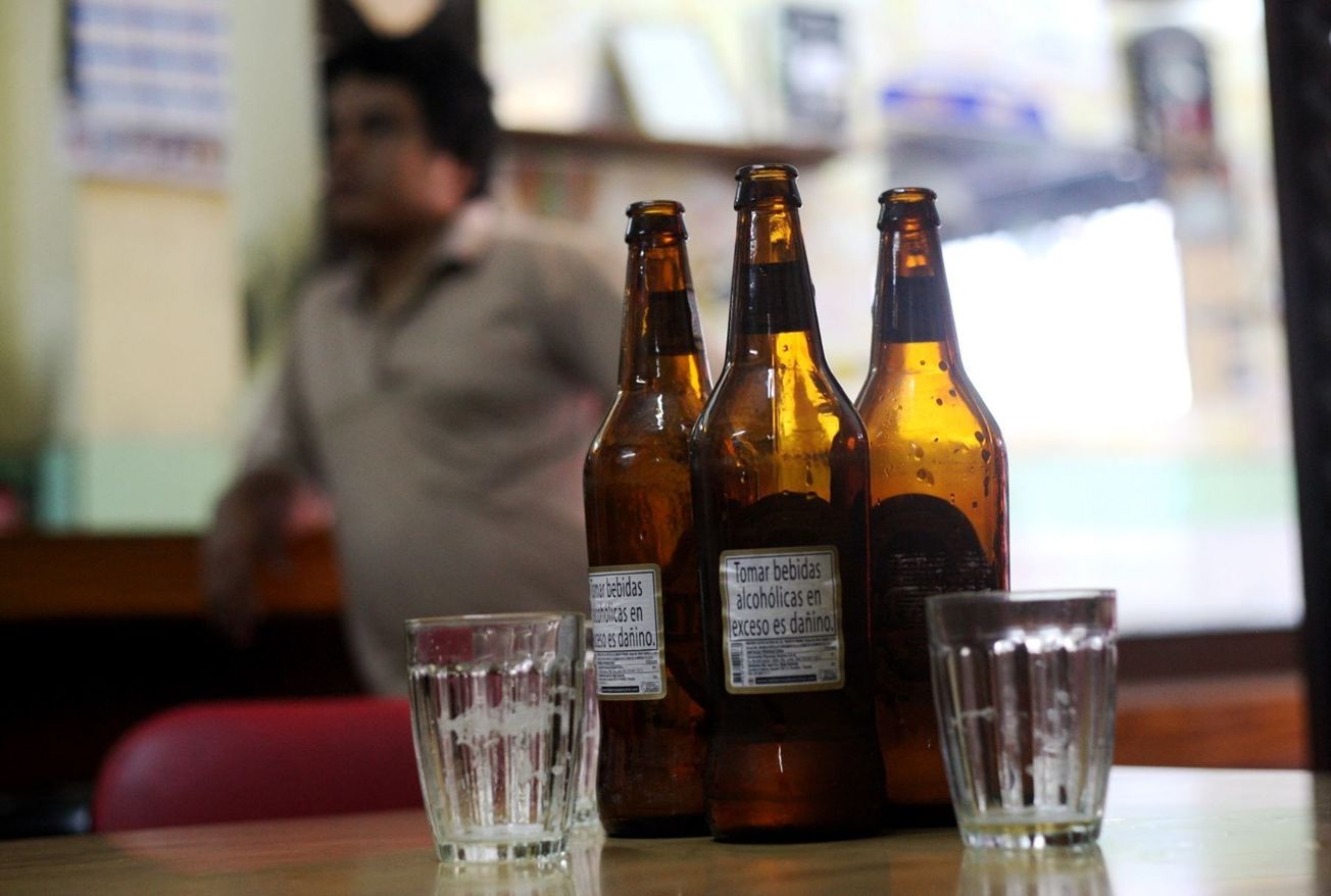 Buscan regular la venta de alcohol en Morelos