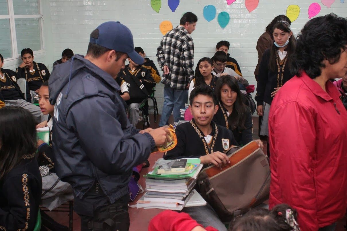 Rechazan padres de familia el programa “Mochila Segura”