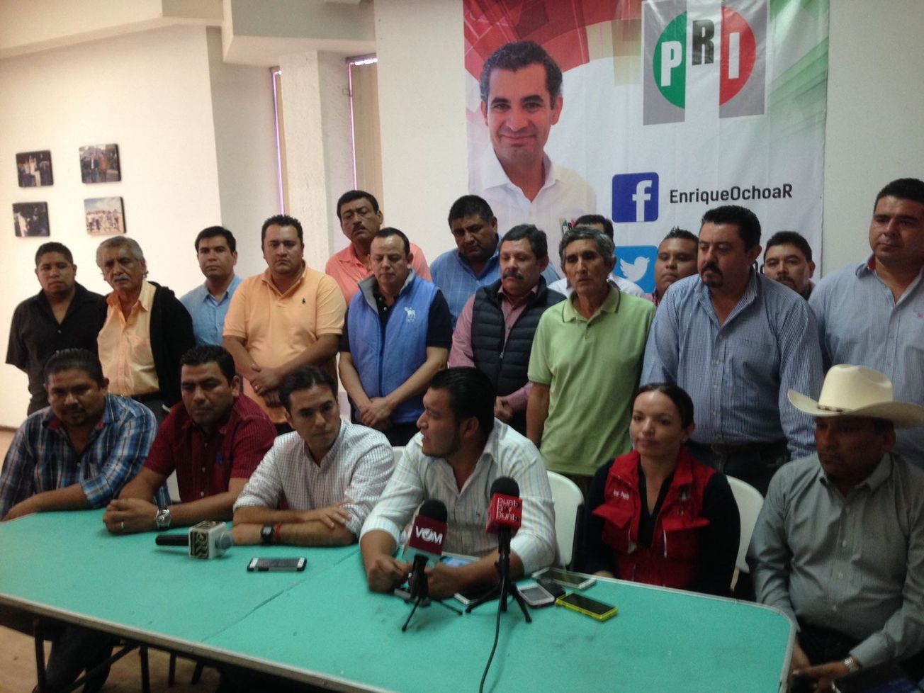 Levantan plantón después de 27 días en la sede estatal del PRI