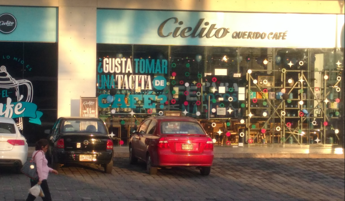 Roban a empleados y clientes en cafetería