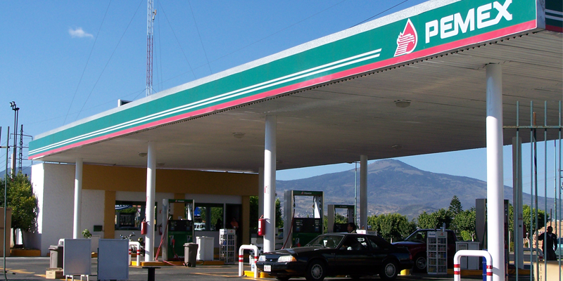 Se incendia ducto de Pemex