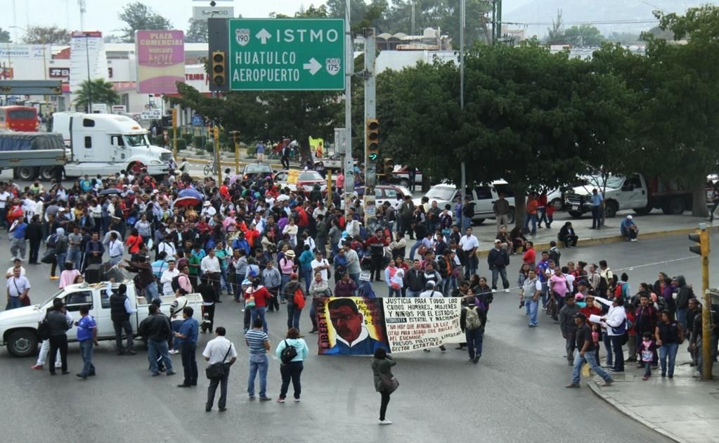 Transportistas VS Maestros de Oaxaca