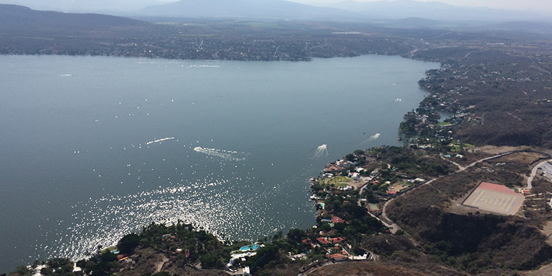Investigan posible contaminación en el Lago de Tequesquitengo