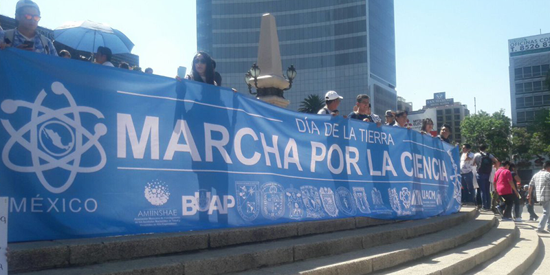 “Las becas son primero”: Marcha por la Ciencia