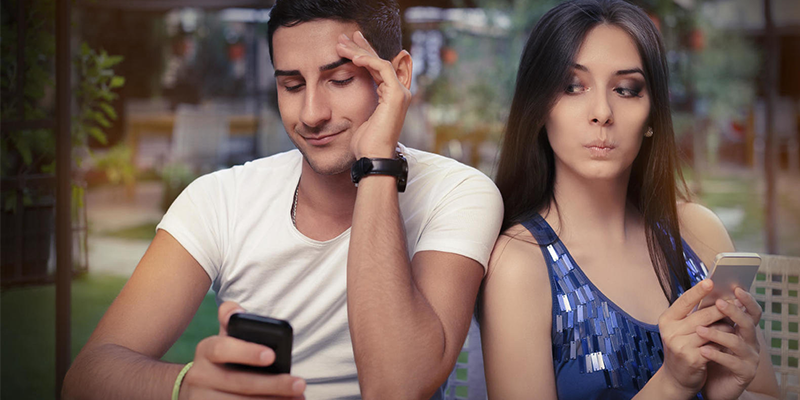 ¿Afectan las redes sociales tu relación de pareja?