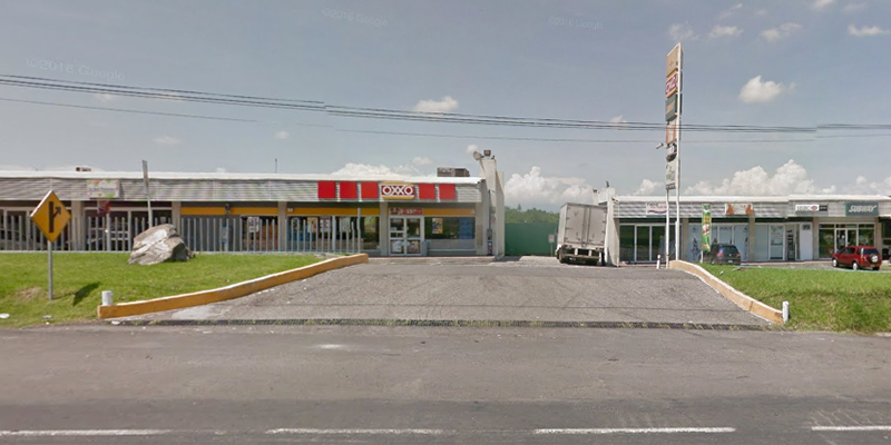 Asesinan a una persona afuera de un Oxxo