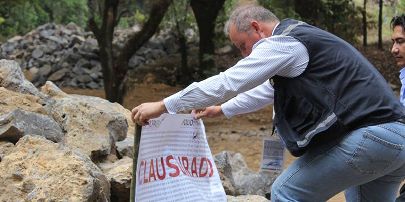 Clausuran obra por construir en reserva protegida