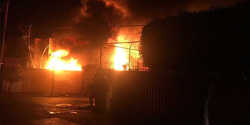 Piden vecinos de la colonia Tulipanes se reubique Pemex